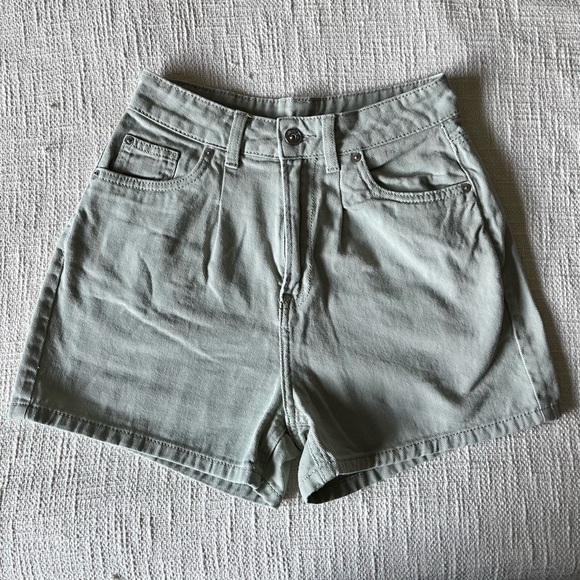 Light Sage Green High-Waisted Shorts 100% Cotton Size 2 - Picture 1 of 6
